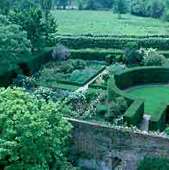 Maxwell also offers a gardens of England tour