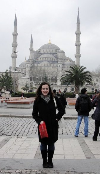 Emily in Istanbul in front of the Blue Mosque