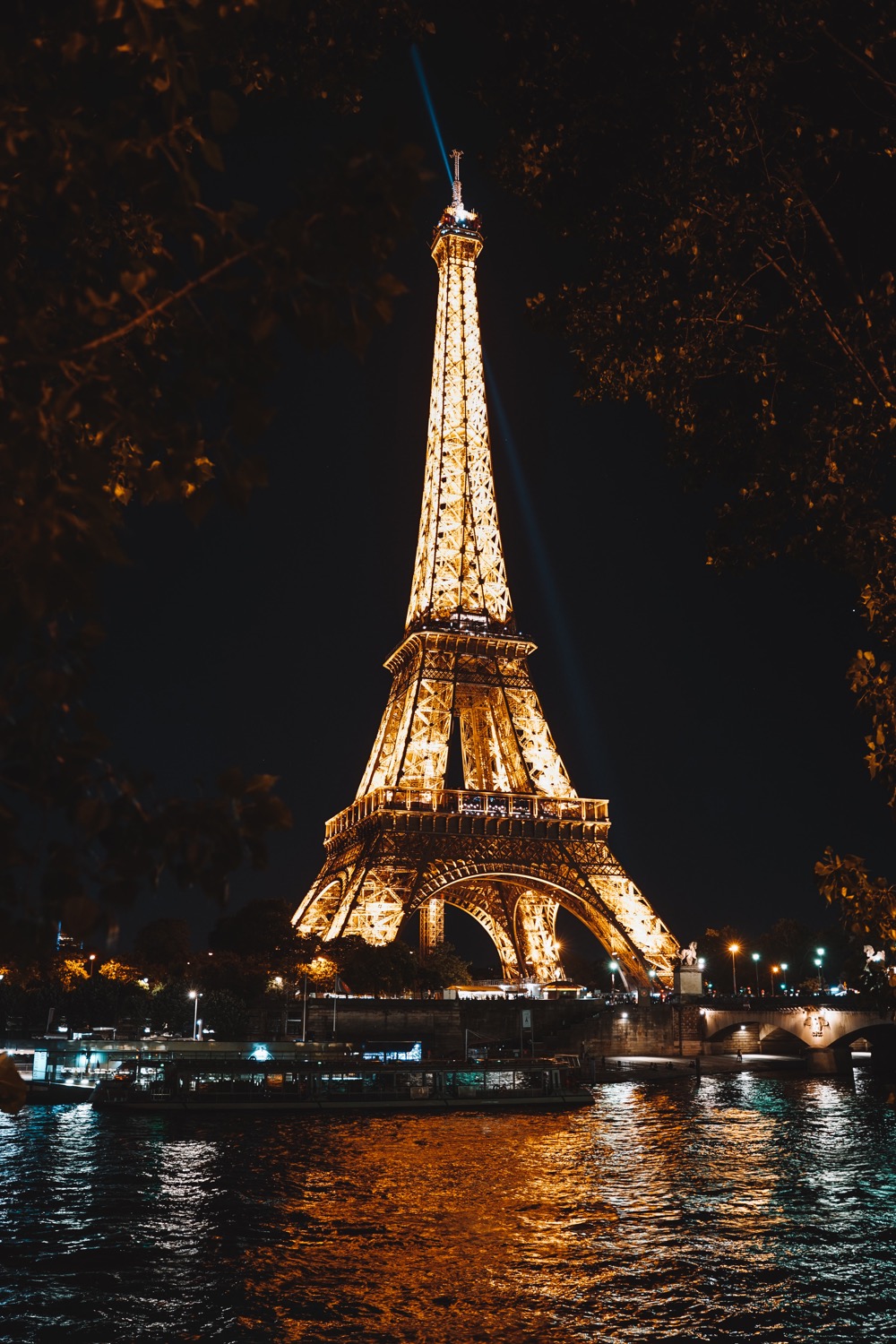 Top 5 Things to Do in Paris that are better by night - Maiden Voyage